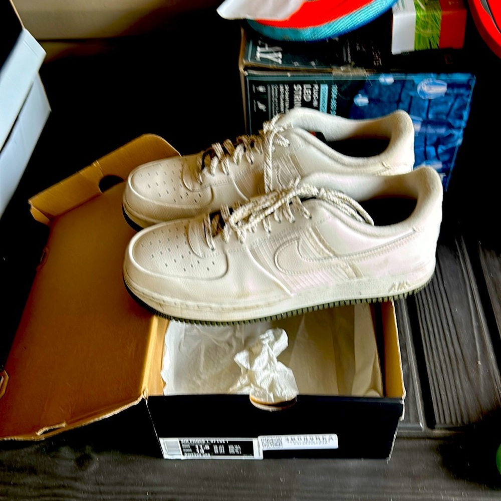 New Nike Air Force One size 11-1/2 low off-white/ khaki